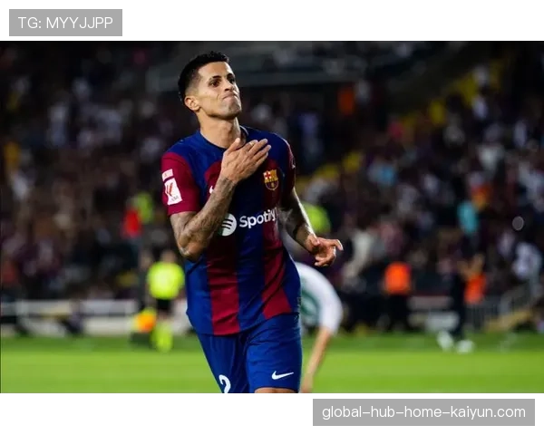 巴萨仅以租借形式补强 坎塞洛回归能否提升右路攻防存疑